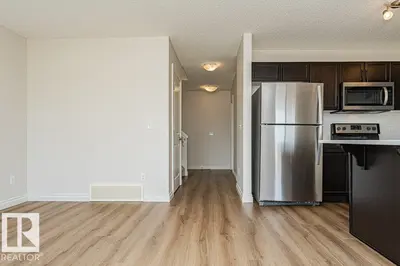 Interior photo 1 of #32 445 BRINTNELL BV NW