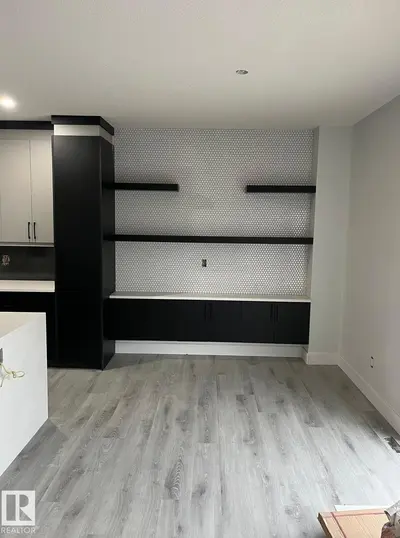 Interior photo 4 of 2 Southbridge Court