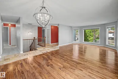 Interior photo 2 of 90 DUFFERIN ST