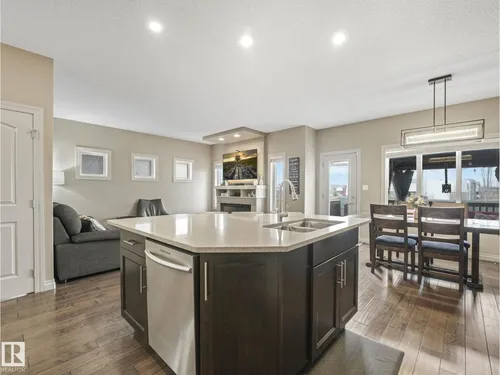 16412 12 AV SW, Edmonton - $559,800