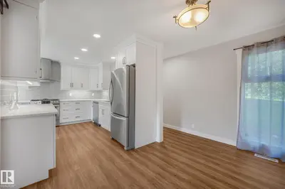 Interior photo 4 of #382 51112 RGE ROAD 222