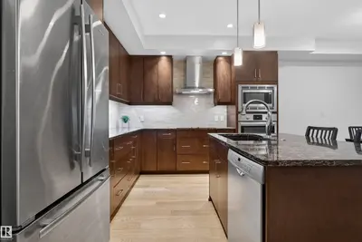 Interior photo 3 of #514 200 BELLEROSE DR