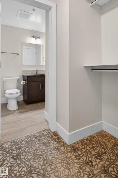 Interior photo 4 of #514 200 BELLEROSE DR