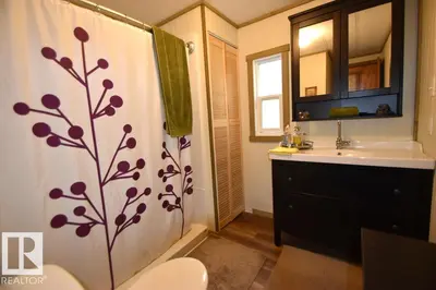 Interior photo 3 of 280A Lyn Lane