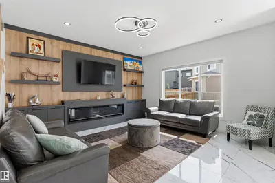 Interior photo 2 of 1809 18A AV NW