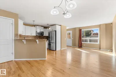 Interior photo 3 of 65 ASHBY GD