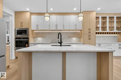 Interior photo 4 of 15728 9 ST NE