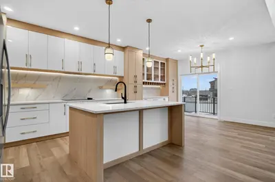 Interior photo 3 of 15728 9 ST NE