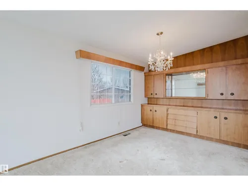 9536 151 AV NW, Edmonton - $455,000