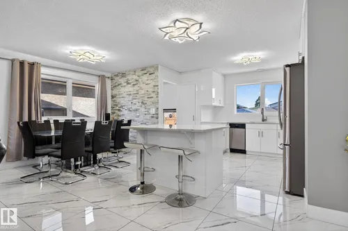 8835 152B AV NW, Edmonton - $450,000