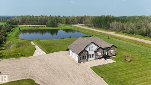 102 49413 RR 81, Rural Brazeau County - $855,000