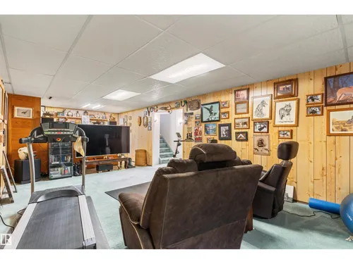 1736 36 ST NW, Edmonton - $435,000