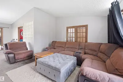 Interior photo 2 of 2107 40 ST NW