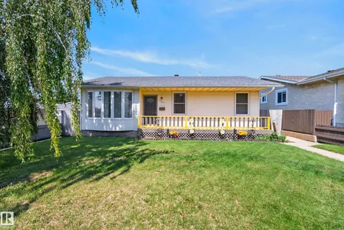3612 18 AV NW, Edmonton - $450,000