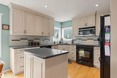 Interior photo 3 of 627 WOTHERSPOON CL NW