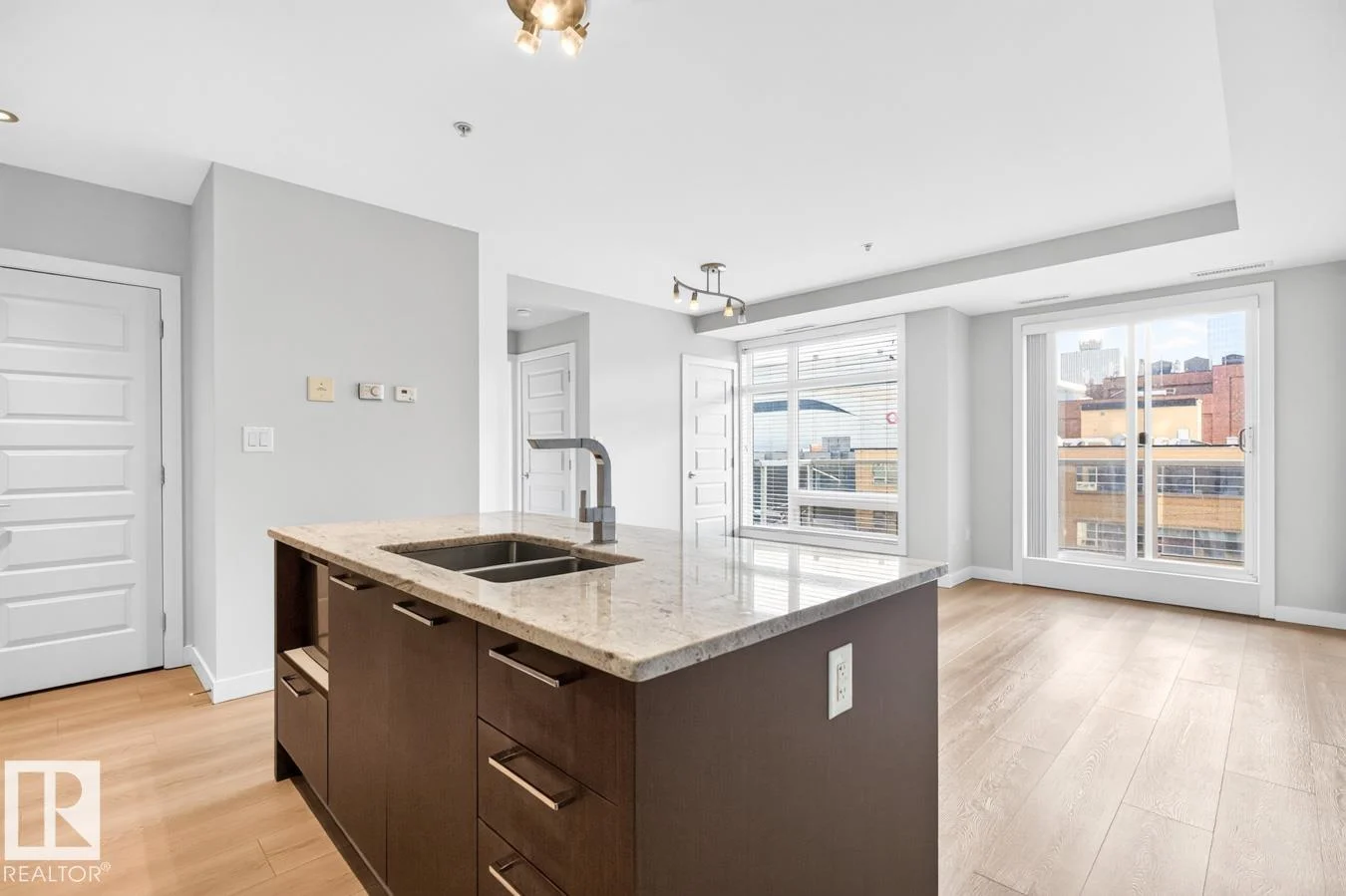 #405 10388 105 ST NW, Edmonton - 1 bedroom Apartment for sale