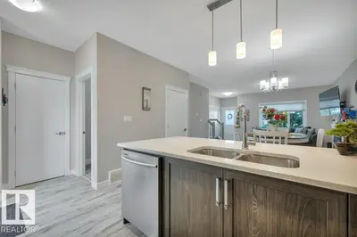 Interior photo 4 of 729 BERG LO