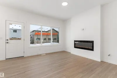 Interior photo 3 of 913 19 AV NW
