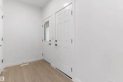 Interior photo 1 of 913 19 AV NW