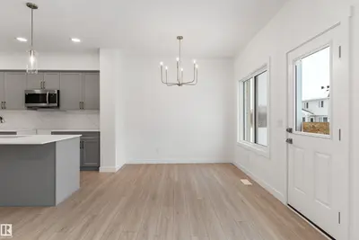 Interior photo 4 of 913 19 AV NW