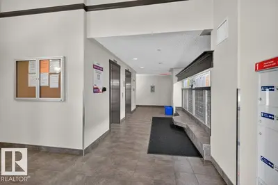 Interior photo 4 of 