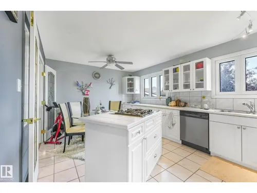 8712 137 AV NW, Edmonton - $444,900
