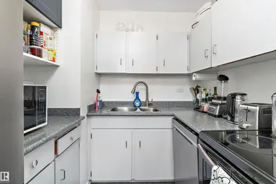 Interior photo 3 of #706 9930 113 ST NW