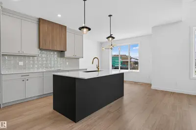 Interior photo 2 of 5130 CAWSEY BN SW