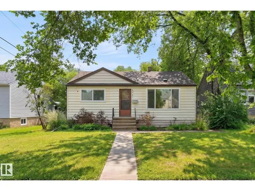 6261 112A ST NW, Edmonton - $525,000