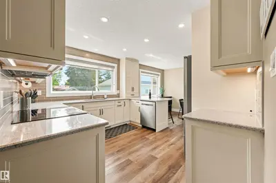 Interior photo 4 of 5207 114B ST NW