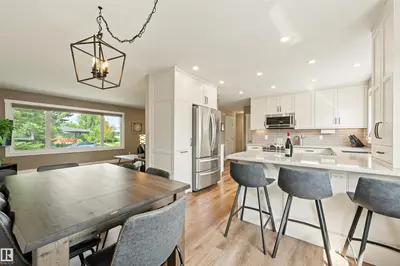 Interior photo 3 of 5207 114B ST NW