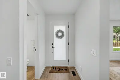 Interior photo 4 of 133 GRANDIN VG