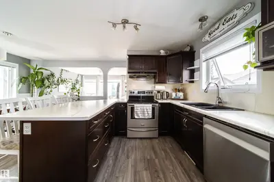 Interior photo 4 of 7239 21 AV SW
