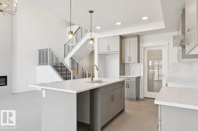 Interior photo 4 of 5033 Cawsey LI SW