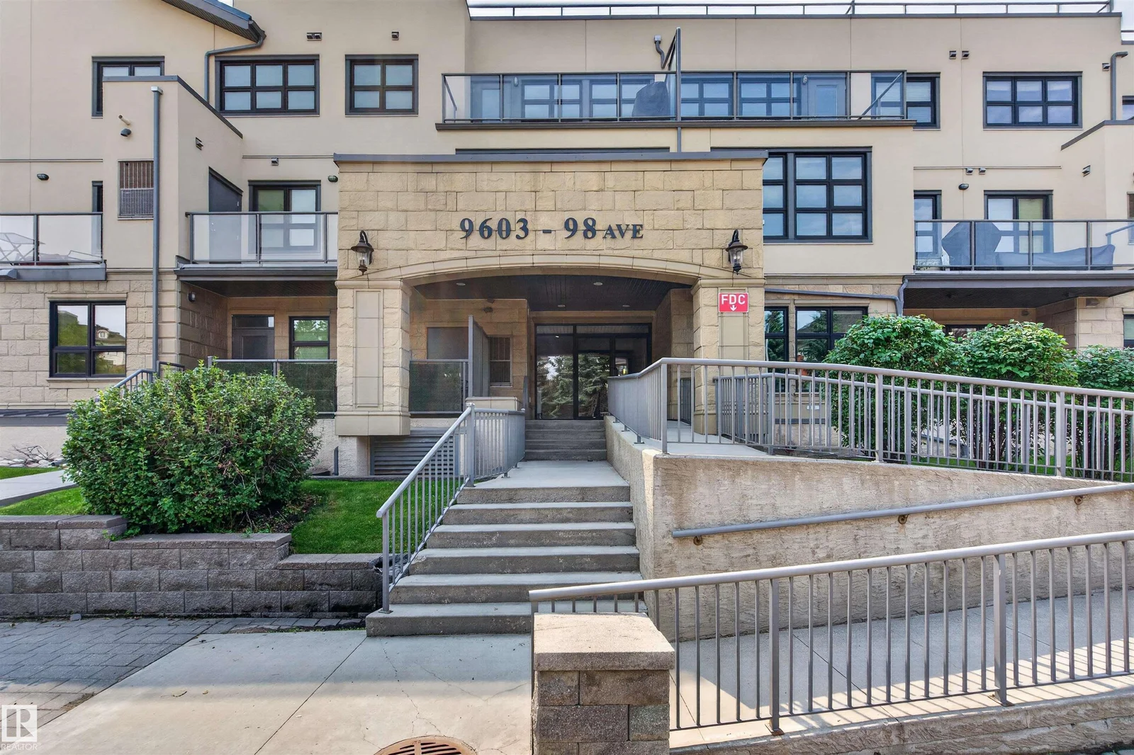 #301 9603 98 AV NW, Edmonton - 2 bedroom Apartment for sale