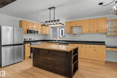 Interior photo 4 of 160 Mission AV