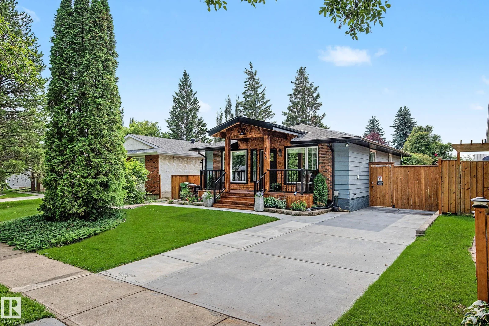160 Mission AV, St. Albert - 5 bedroom Detached Single Family for sale