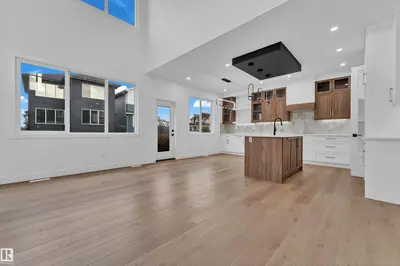 Interior photo 3 of 4303 36 Street