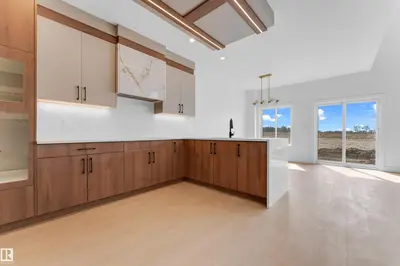 Interior photo 4 of 4607 18 AVE SW SW