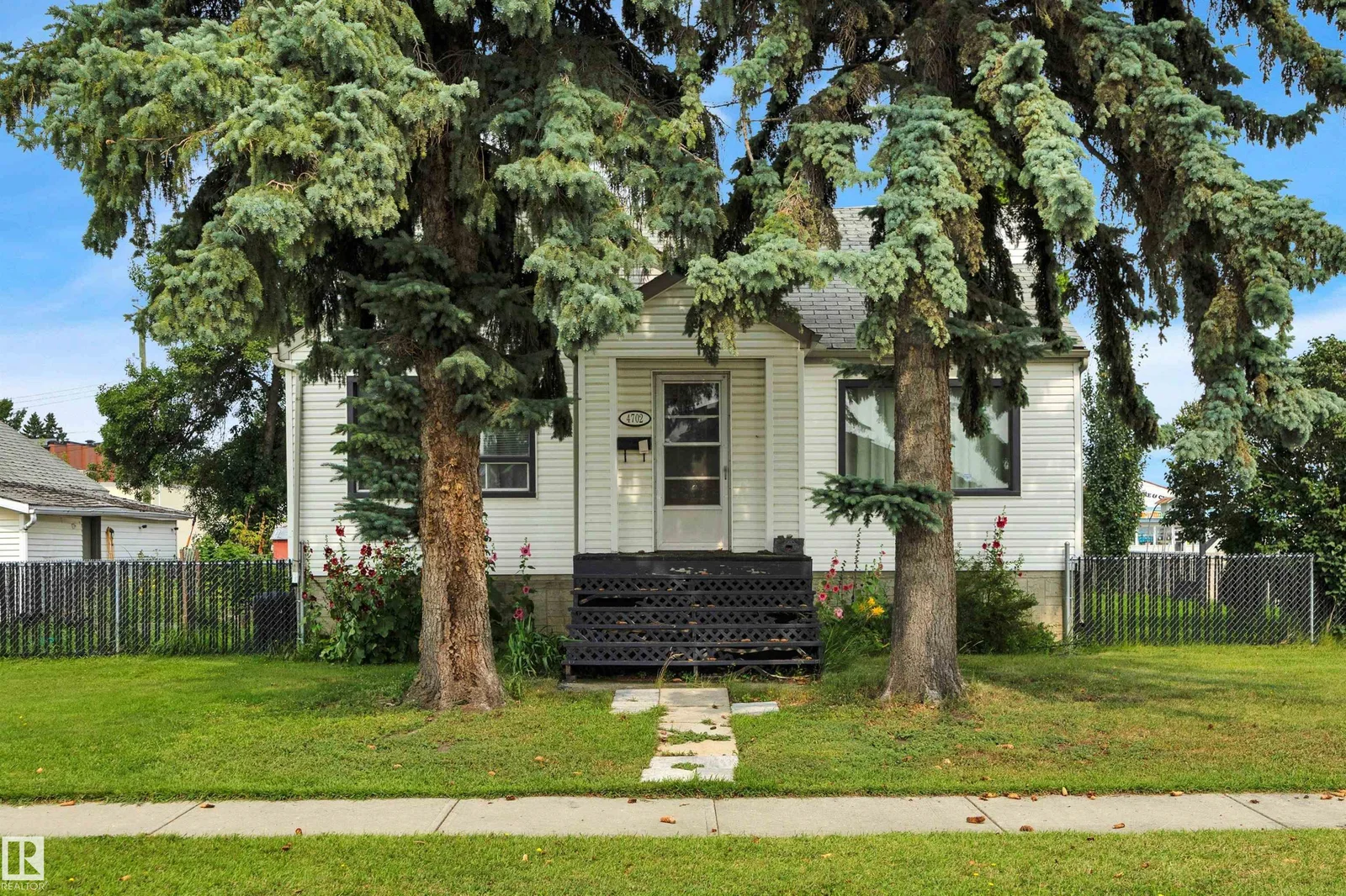 4702 49 Ave, Calmar - 3 bedroom Detached Single Family for sale