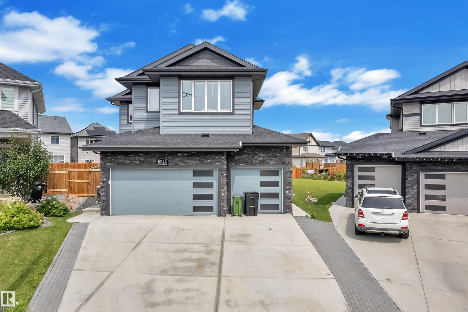 5208 23A AV SW, Edmonton