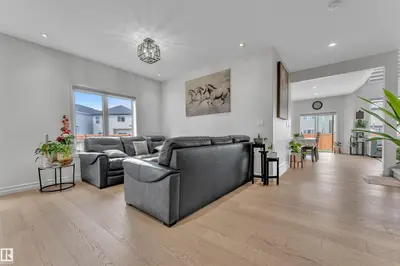 Photo 3 of 5208 23A AV SW