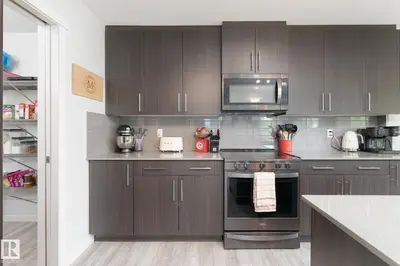 Interior photo 2 of 1757 WESTERRA LO