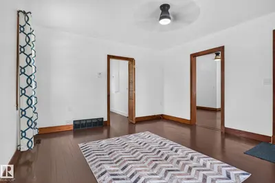 Interior photo 2 of 10202 109 ST