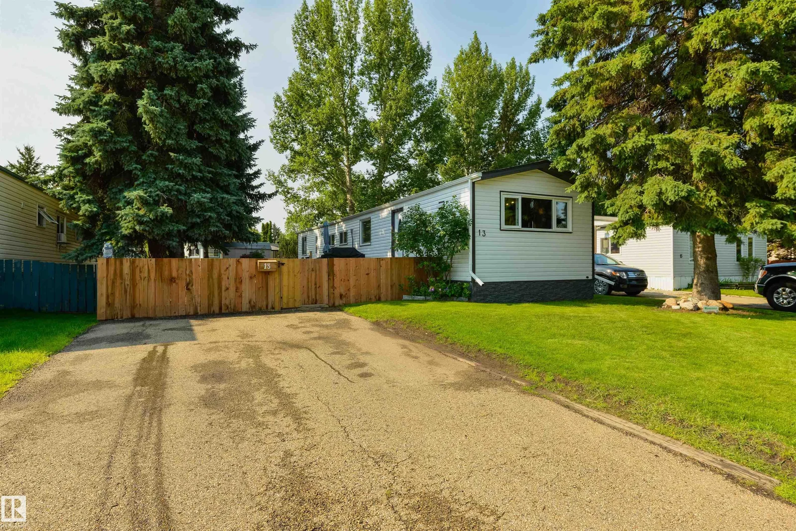 13 The Parkway NW, Edmonton - 2 bedroom Single Family Residence for sale