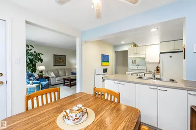 Interior photo 2 of 23 GRANDVIEW RG