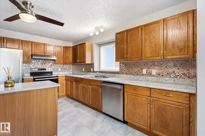 Interior photo 2 of 7704 152B AV NW NW
