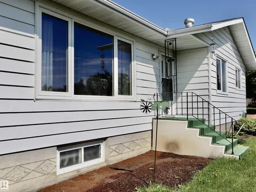 5530 46 street, Barrhead - $325,000
