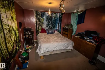 Interior photo 3 of 4322 49 Ave
