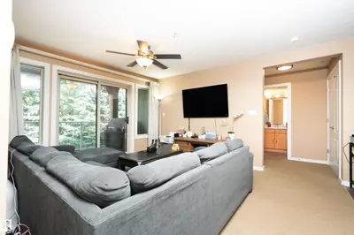 Interior photo 4 of #211 278 SUDER GREENS DR NW